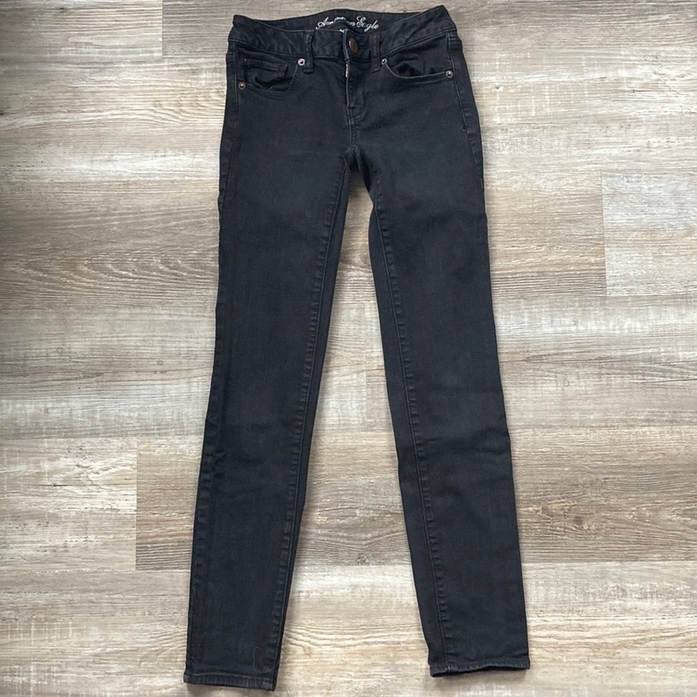 American Eagle size 0 short black skinny jeans